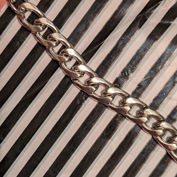 28" Thick Link Silver Chain - Picture 4 of 8